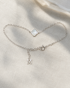 Collar con Colgante de Trébol de Cuatro Hojas Geométrico Chapado en Rodio S925, Perlas de Agua Salada, Joyería Minimalista Moderna, Regalo para Uso Diario - Product Image 5