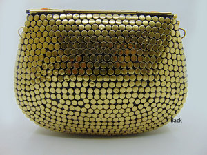 Pochette demi-lune en métal plaqué or pour femme, design géométrique, avec chaîne, clous décoratifs, fermeture magnétique, capacité 1-1,9 L, en polyester, pour soirée - Product Image 3