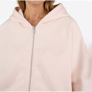 Sudadera con Capucha y Cremallera para Mujer, Color Rosa Claro, 100% Poliéster, Tejido de Punto, Corte Regular, para Otoño e Invierno, Fabricada en Pakistán - Product Image 3