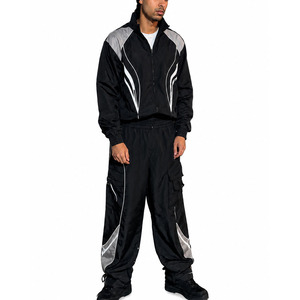 Ensemble survêtement coupe-vent léger en nylon avec veste zippée réfléchissante et pantalon de jogging en nylon - Product Image 1