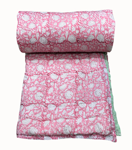 Manta de Algodón Acolchada Tradicional Hecha a Mano con Estampado Floral Azul Marino para Uso en el Hogar en Todas las Estaciones - Product Image 4