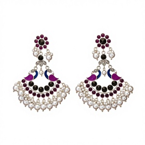 Pendiente de pavo real chand con perlas pequeñas, 8799 púrpura - Product Image 1