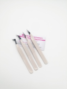 Pince à cils en acier durable avec pointes en plasma noires, revêtement coloré, logo personnalisé, pointes aiguisées, courbées en forme de L, pour volume - Product Image 5