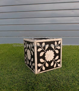 Porta pañuelos decorativo con incrustaciones de hueso, cubierta de madera de lujo, diseño elegante hecho a mano, perfecto para uso en el hogar o la oficina. - Product Image 4