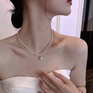 Collier en perles d'eau douce argentées à double couche avec petit pendentif en perle de riz, design goutte d'eau - Product Image 5