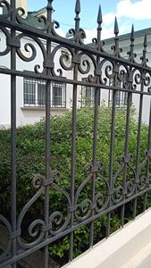 Panneaux de clôture de jardin en fer forgé de luxe, détails ornementaux classiques, construction en acier robuste, protection contre les intempéries - Product Image 4
