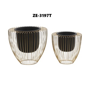 Maceta Decorativa en Tono Negro y Dorado con Marco de Alambre Abierto, Moderna Maceta para Plantas de Interior para Sala de Estar, Entrada y Exhibición Botánica - Product Image 4