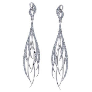 Boucles d'oreilles délicates en or 14 carats inspirées des plumes, avec diamants de laboratoire - Product Image 1