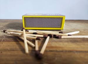 Cerillas de Seguridad de Madera de Alta Calidad, 100 Unidades por Caja, Impresión Personalizada, Resistentes a la Humedad, de Larga Duración, para Cocina y Hogar - Product Image 4