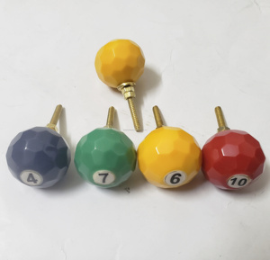 Bouton de porte en résine moderne réglable et poignée en résine colorée en laiton pour bar salle de jeux armoire commode tiroir utilisation - Product Image 2