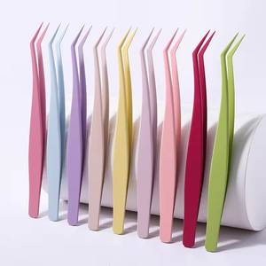 Pinces à cils en plastique de précision aux couleurs pastel avec pointe lisse pour une application détaillée - Product Image 1
