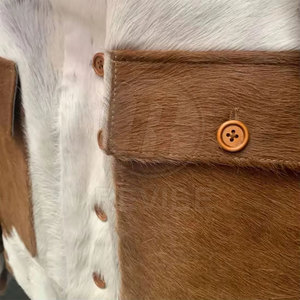 Chaqueta de Cuero con Pelo de Invierno de la Mejor Calidad, Transpirable y Ecológica para Hombre en Venta - Product Image 3