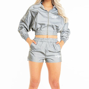 Ensemble short coupe-vent pour femme, matière respirante, coupe classique, dernier design, style décontracté uni. - Product Image 1