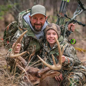 Veste de chasse d'hiver en softshell coupe-vent avec imprimé camouflage, doublure en polyester, logo frontal, fermeture éclair pour usage extérieur - Product Image 4