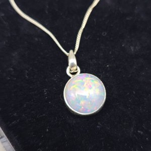 สร้อยคอเงินแท้ประดับโอปอลไฟแฟนซี จี้โอปอลเอธิโอเปีย NIKHIL GEMS สไตล์วินเทจ สำหรับงานหมั้น ขายส่ง OEM ผู้ส่งออก - Product Image 1