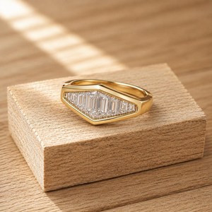 Anillo de Compromiso y Matrimonio de Oro Sólido de 10K, 14K, 18K con Certificación IGI, Color DEF, Claridad VS VVS, Corte Baguette, Anillo con Diamante Cultivado en Laboratorio - Product Image 1