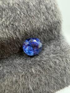 Zafiro Azul Natural, Corte Ovalado, Piedra Preciosa Suelta de 1.20 Quilates con Juego de Color de Ceilán, Sri Lanka, para Joyería Personalizada - Product Image 1