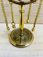 Reloj de Pared Moderno Portátil de Latón Victoria Hecho a Mano con 4 Zonas Horarias y un Soporte Muy Diseñado y Único