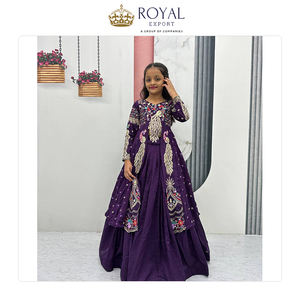 Colección de Ropa Tradicional India: Lehenga Choli de Seda Chinnon Ligera y de Alta Calidad, Nuevo Diseño de Choli para Niños en Venta - Product Image 3
