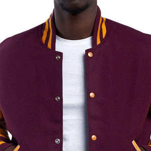 Veste universitaire de haute qualité avec un design élégant et une texture douce, idéale pour rester au chaud et élégant au quotidien. - Product Image 1
