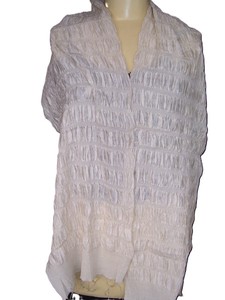 Écharpe longue en soie blanche, couleur unie, design plissé, accessoire de mode féminin, toutes saisons, style simple - Product Image 1