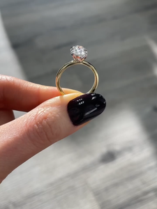 Anillo de Compromiso con Diamante Ovalado de 2.5 Quilates Cultivado en Laboratorio, Anillo de Dos Tonos con Certificado IGI - Product Image 3