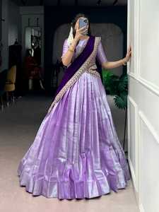 Lehenga Choli en soie jacquard violette avec broderie Zari, tenue indienne et pakistanaise pour mariage, fête et festival - Product Image 4