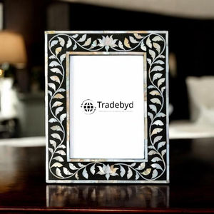 Marco de Fotos Decorativo Creativo Hecho a Mano con Incrustaciones de Madreperla, Acabado Brillante de Primera Calidad por Tradebyd - Product Image 5