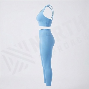 Conjunto de yoga sin costuras para mujer, estilo chaleco de una pieza, sujetador deportivo, pantalones cortos de cintura alta con efecto levanta glúteos, traje de entrenamiento físico. - Product Image 3