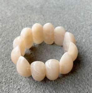 Bracelet en résine artisanal, bracelet géométrique de créateur, bracelet en acrylique coloré et créatif pour adolescentes - Product Image 3