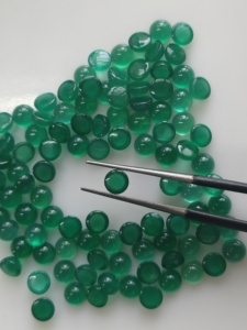 Onyx vert naturel, cabochon rond de 4,5 mm, pierre précieuse de qualité supérieure, en vrac, pour la fabrication de bijoux - Product Image 1