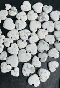 Gemas Trimurti AAA+ Cabujón de Ágata Blanca Natural en Forma de Corazón |   Piedras Preciosas Sueltas Pulimentadas y Lisas |   Tamaño Personalizable Rajasthan | - Product Image 3