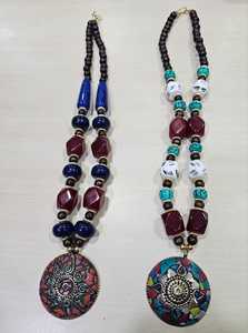 Collar de Moda de Primera Calidad para Mujer, Estilo Moderno de la India, Collar de Resina Hecho a Mano con Acabado Atractivo - Product Image 3