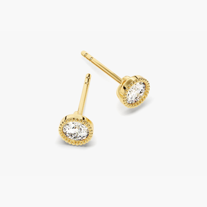 Pendientes de Oro Amarillo de 10K con Diamantes Cultivados en Laboratorio Certificados por IGI, Engaste Milgrain, Corte Clásico, Minimalista, Elegante, para Boda - Product Image 3