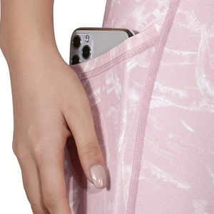 Shorts de yoga personnalisés pour femmes, taille mi-haute, respirants, séchage rapide, en polyester, design tendance, compression, pour fitness et yoga, vente en gros - Product Image 5