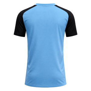 Camiseta de fútbol para hombre, azul claro y negra, con bloques de color, manga corta, cuello redondo, poliéster que absorbe la humedad, ropa deportiva - Product Image 1