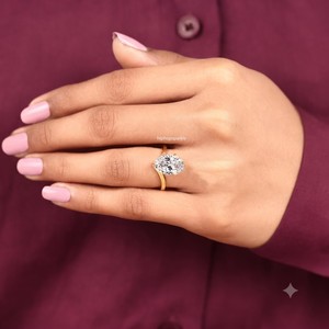 Bague solitaire en moissanite en forme de poire en or 18 carats, bijoux fins de luxe pour femmes, cadeaux de fiançailles et de mariage, fabricant en gros sur mesure - Product Image 4