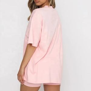 Ensemble deux pièces personnalisé avec logo pour femme – Tenue d'été 2025 – Sport, jogging, débardeur court, t-shirt à manches courtes et short – Ensemble deux pièces pour femme - Product Image 3