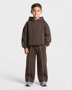 Conjunto Deportivo con Capucha para Niños, Color Marrón, Manga Larga, Pantalones Deportivos Holgados con Bolsillos Laterales, Transpirables, de Algodón, para Otoño - Product Image 1