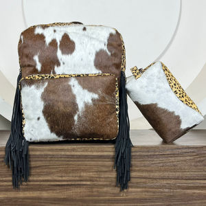 Ensemble de deux pièces de sac à dos et pochette de maquillage en cuir de vachette véritable Western avec motif de franges à imprimé léopard Combo de sacs de voyage élégants - Product Image 4