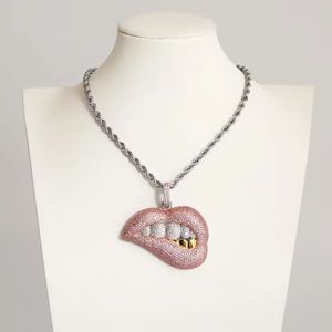 สร้อยคอจี้รูปปากแบบฮิปฮอปประดับเพชร โรสโกลด์ เงินแท้ 925  งานฝังเพชรแบบไมโครเพฟ เครื่องประดับโดดเด่น - Product Image 4