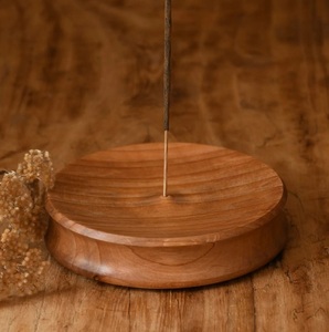 Porta Incienso Redondo de Madera Hecho a Mano, Quemador Decorativo de Agarbatti, Recipiente Profundo para Atrapar Cenizas, Decoración para el Hogar, Forma Redonda, Natural - Product Image 3