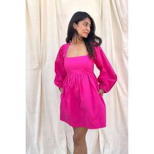 เดรสสั้นคอเหลี่ยมสีชมพู แขนยาว ทรงเอไลน์ สำหรับผู้หญิง สวมใส่สบายๆ สำหรับงานปาร์ตี้ - Product Image 1