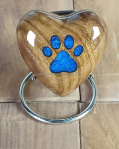 Vente en gros de mini urne souvenir en bois en forme de cœur personnalisée pour les cendres de chat ou de chien - Product Image 6