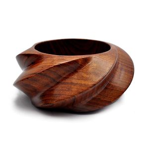 Porte-serviettes en bois tourné à la main traditionnel, offrant une expérience culinaire pour les fêtes culturelles - Product Image 3