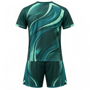 Camisetas y pantalones cortos de voleibol hechos con tela de secado rápido, costuras cómodas e impresión personalizada para jugadores energéticos. - Product Image 2