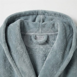 Peignoir en polaire doux et respirant pour homme, avec capuche et poches, idéal pour la maison, le salon, l'hôtel, le spa, la douche, l'hiver, à porter en intérieur, design à manches longues - Product Image 6