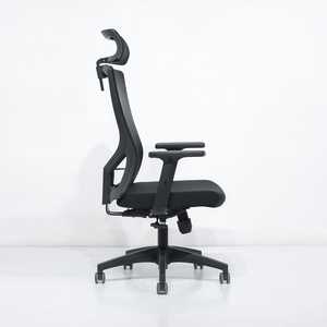 Chaise de bureau en maille noire avec appui-tête et accoudoirs réglables, siège de bureau pivotant, design ergonomique contemporain - Product Image 3