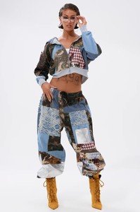 Conjunto de chándal de camuflaje para mujer, con capucha, ligero, de manga larga, con dobladillo dividido 2 en 1, cierre con cordón, ajuste holgado, estilo urbano - Product Image 2