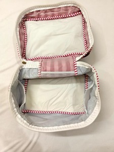 Manufacturer and Wholesaler Medium Cotton Quilted Zipper Closure Durable Portable Foldable Cosmetic <b>Makeup</b> <b>Bag</b> - Product Image 4